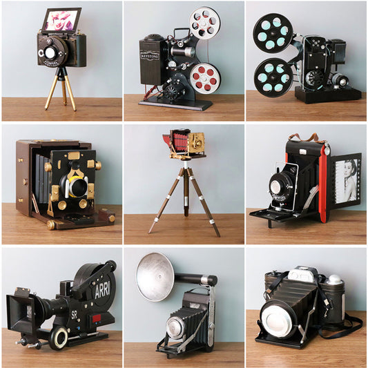 Antique-style TV sets, cameras, typewriters, radios, projectors, sewing machines, ironwork props, models and ornaments
